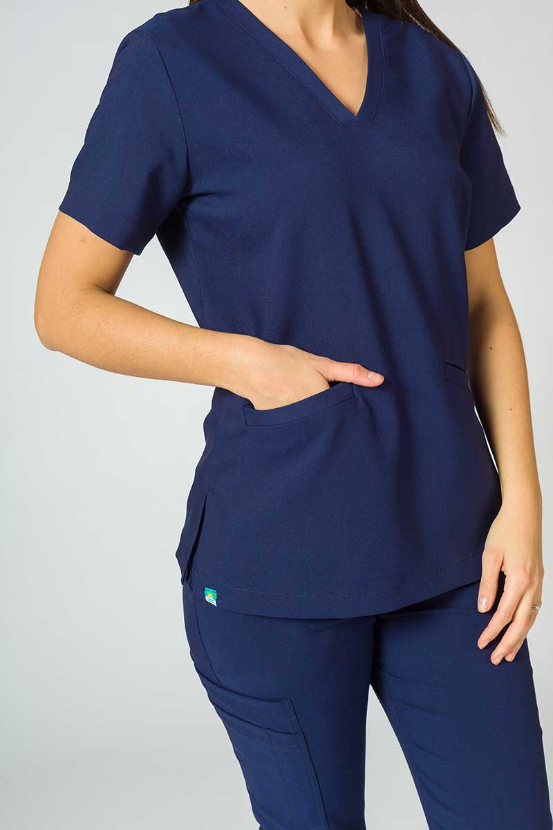 Zdravotnická súprava Sunrise Uniforms Premium (blúzka Joy, nohavice Chill) námornícky modrá-5
