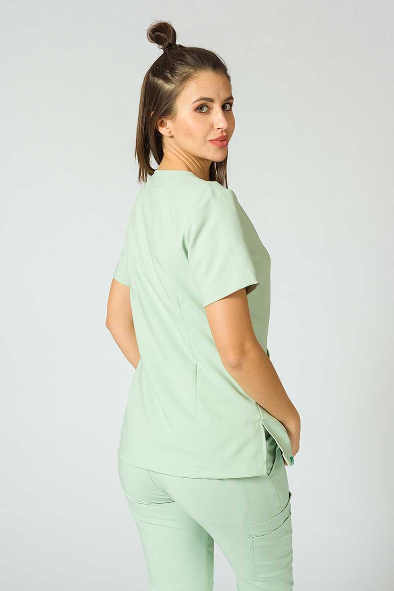 Zdravotnická súprava Sunrise Uniforms Premium (blúzka Joy, nohavice Chill) pistáciová-1