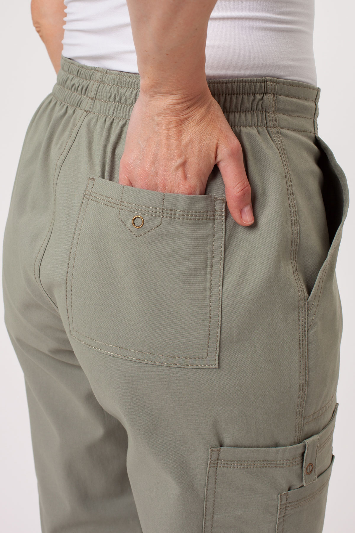 Dámske lekárske nohavice Dickies Forge Straight Leg pastelově olivkové-5