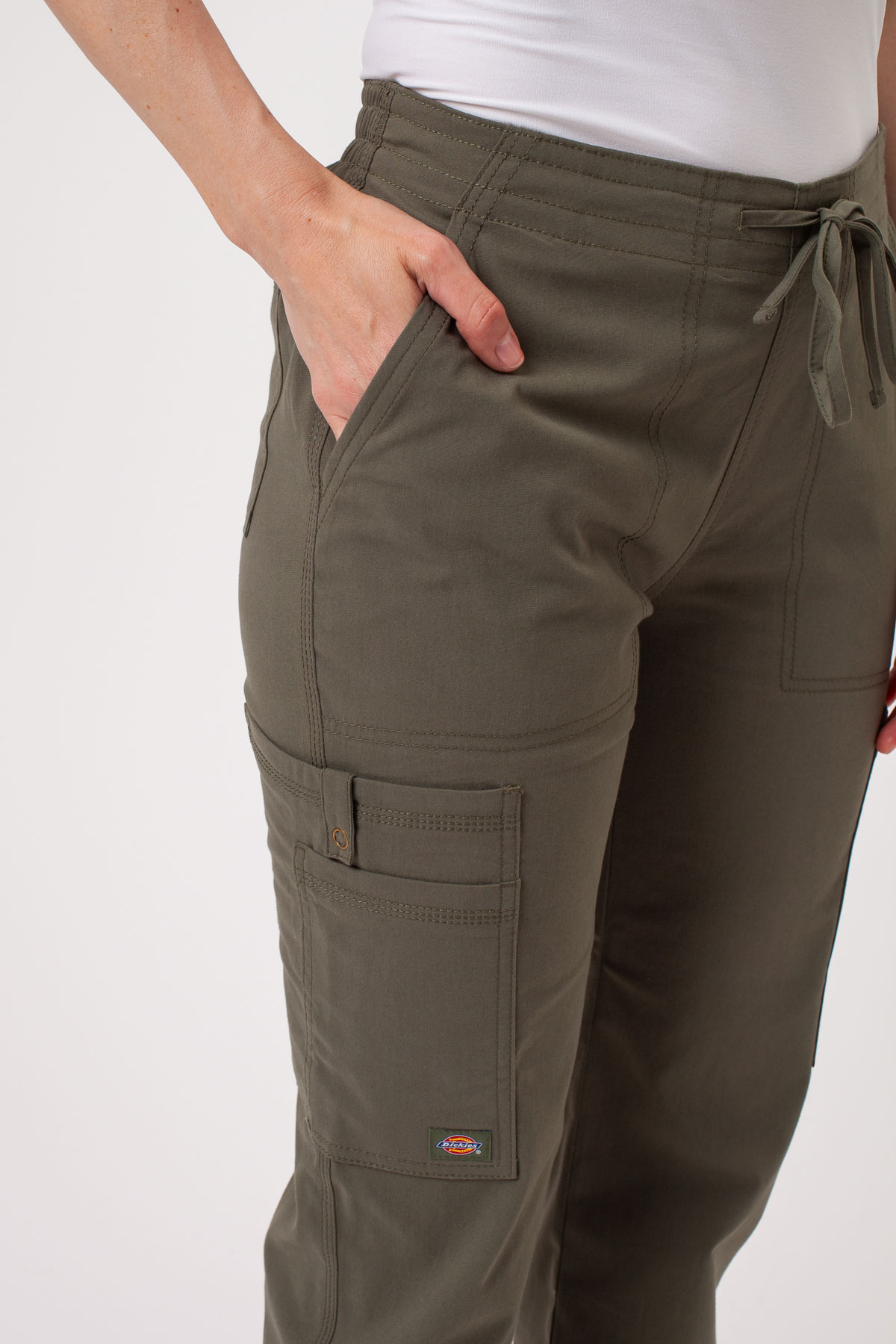 Dámska lekárska súprava Dickies Forge V-neck olivková-11