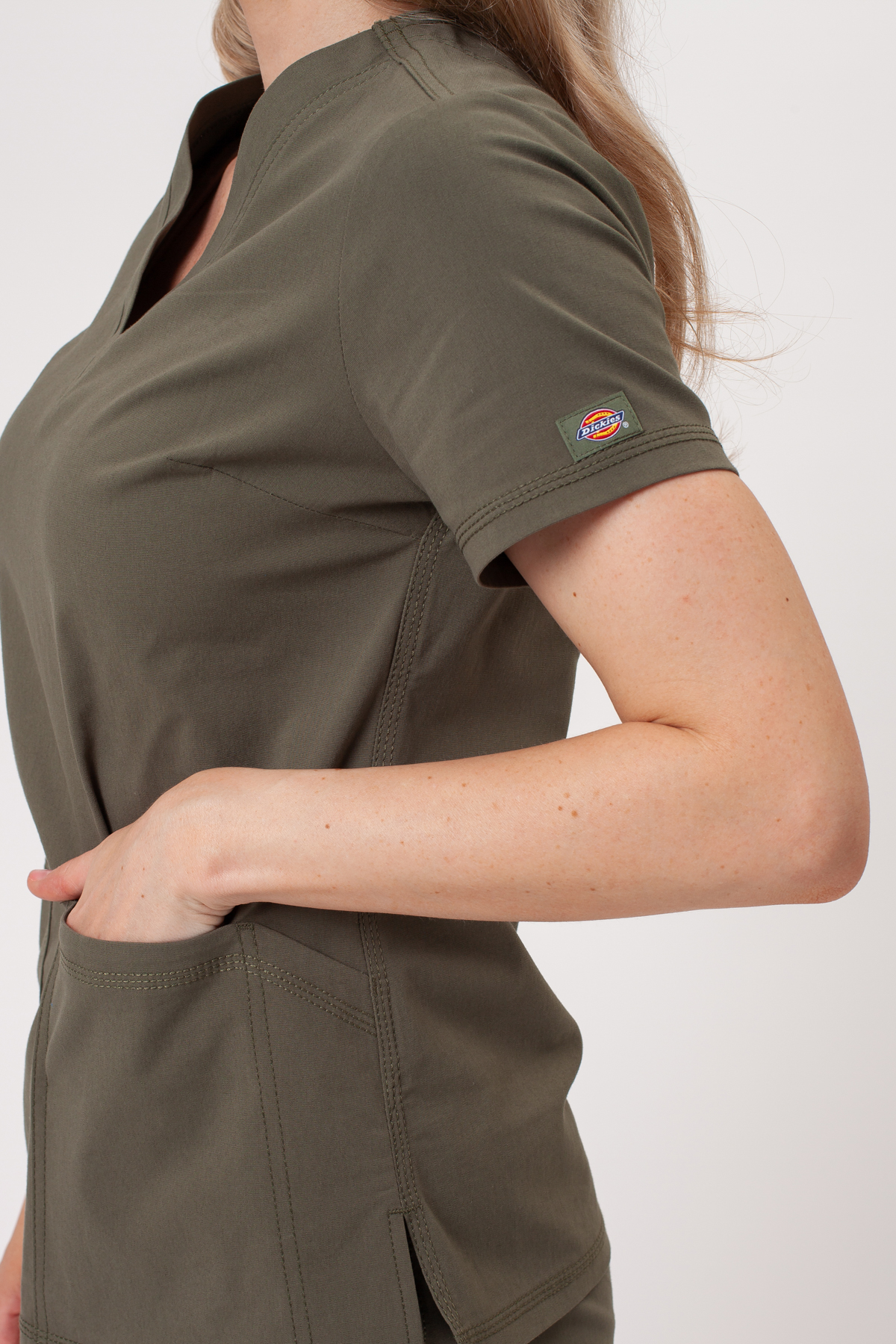 Dámska lekárska súprava Dickies Forge V-neck olivková-8