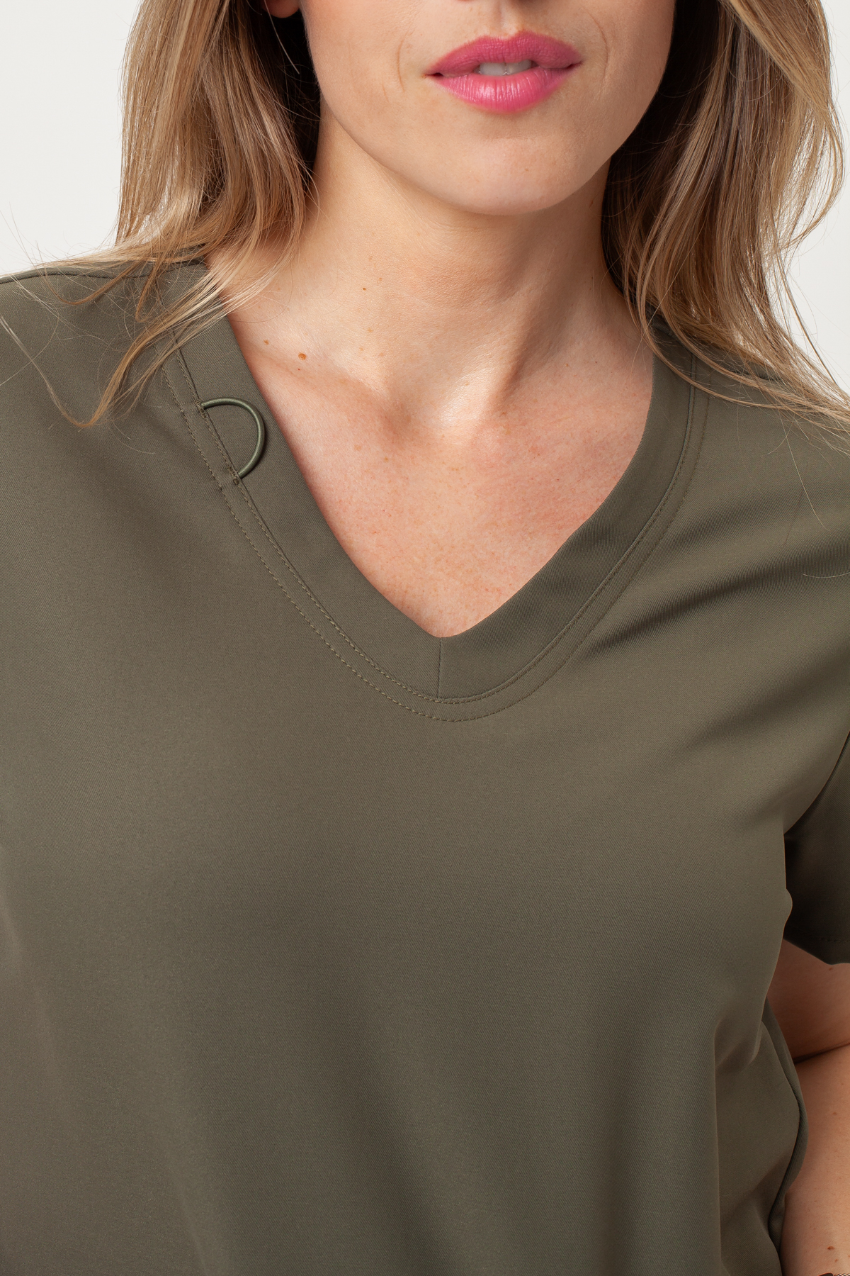 Dámska lekárska blúza Cherokee Ultra V-neck Top olivková-2