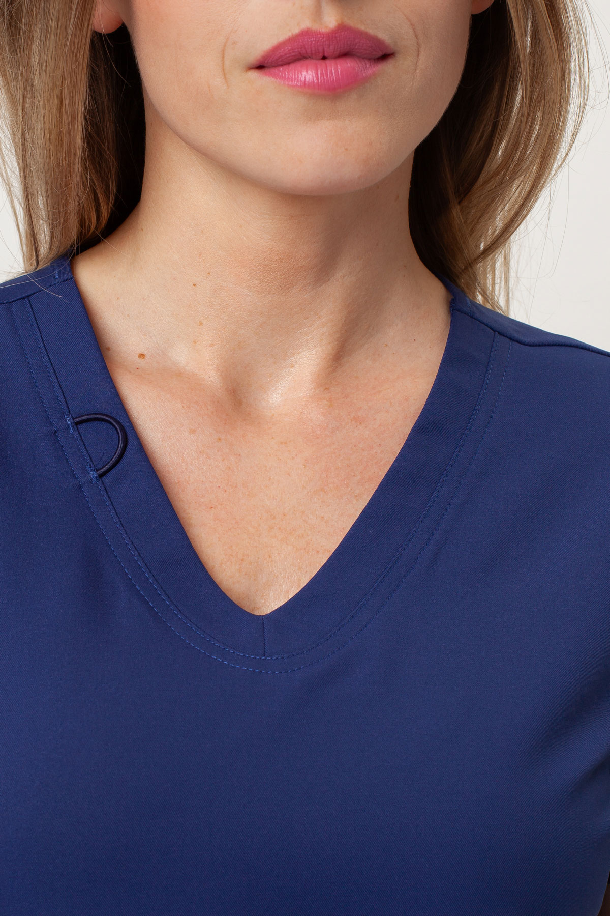 Dámska lekárska blúza Cherokee Ultra V-neck Top námornícky modrá-2