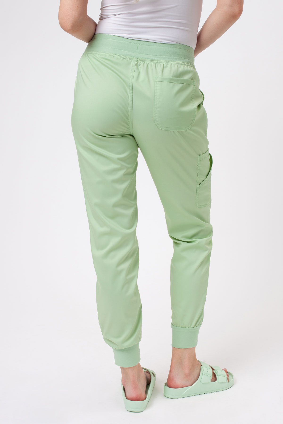 Dámske lekárske nohavice Cherokee Revolution Mid Rise jogger pistáciové-1