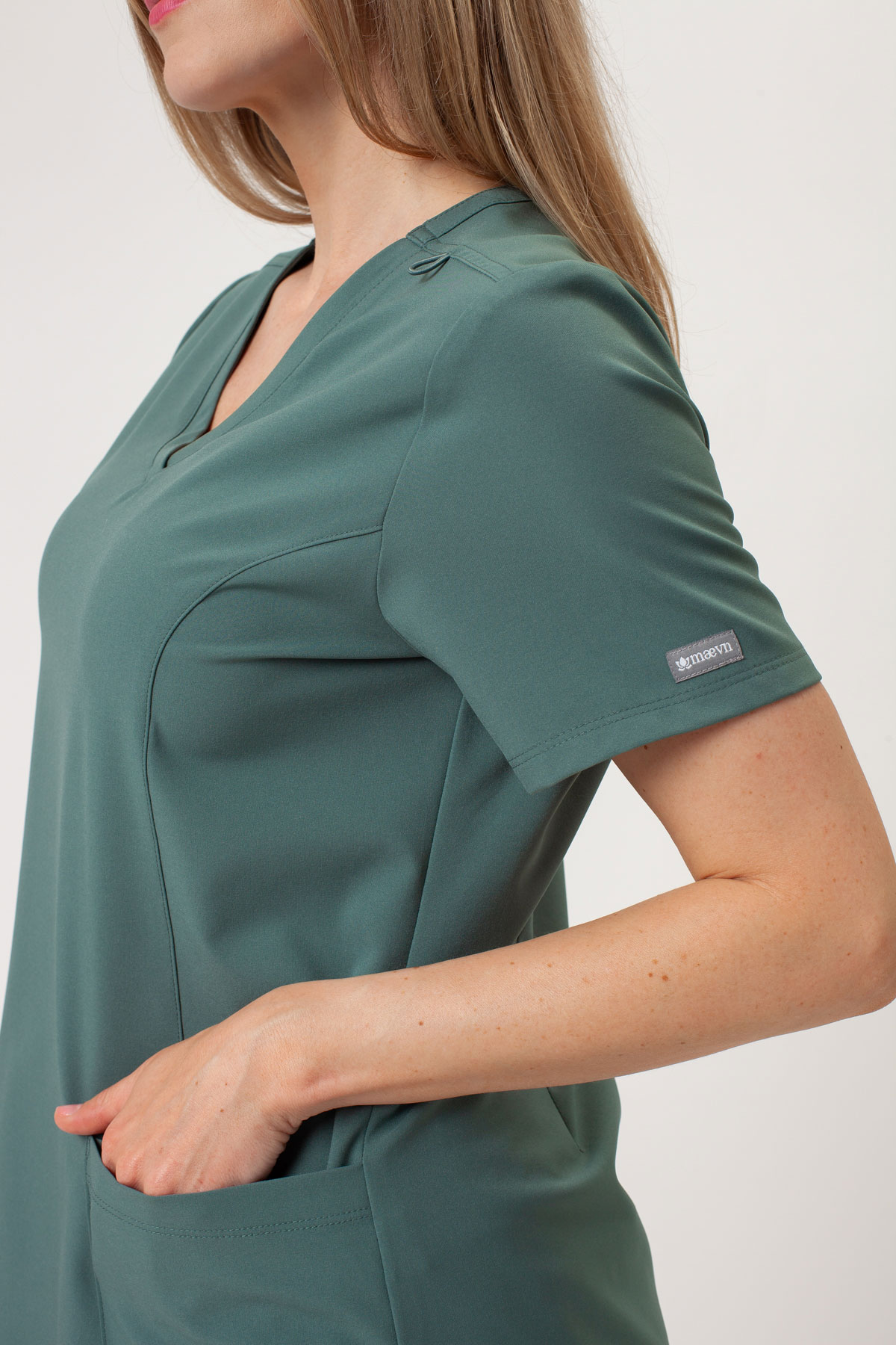 Lekárska dámská blúzka Maevn Momentum Double V-neck pastelově zelená-4