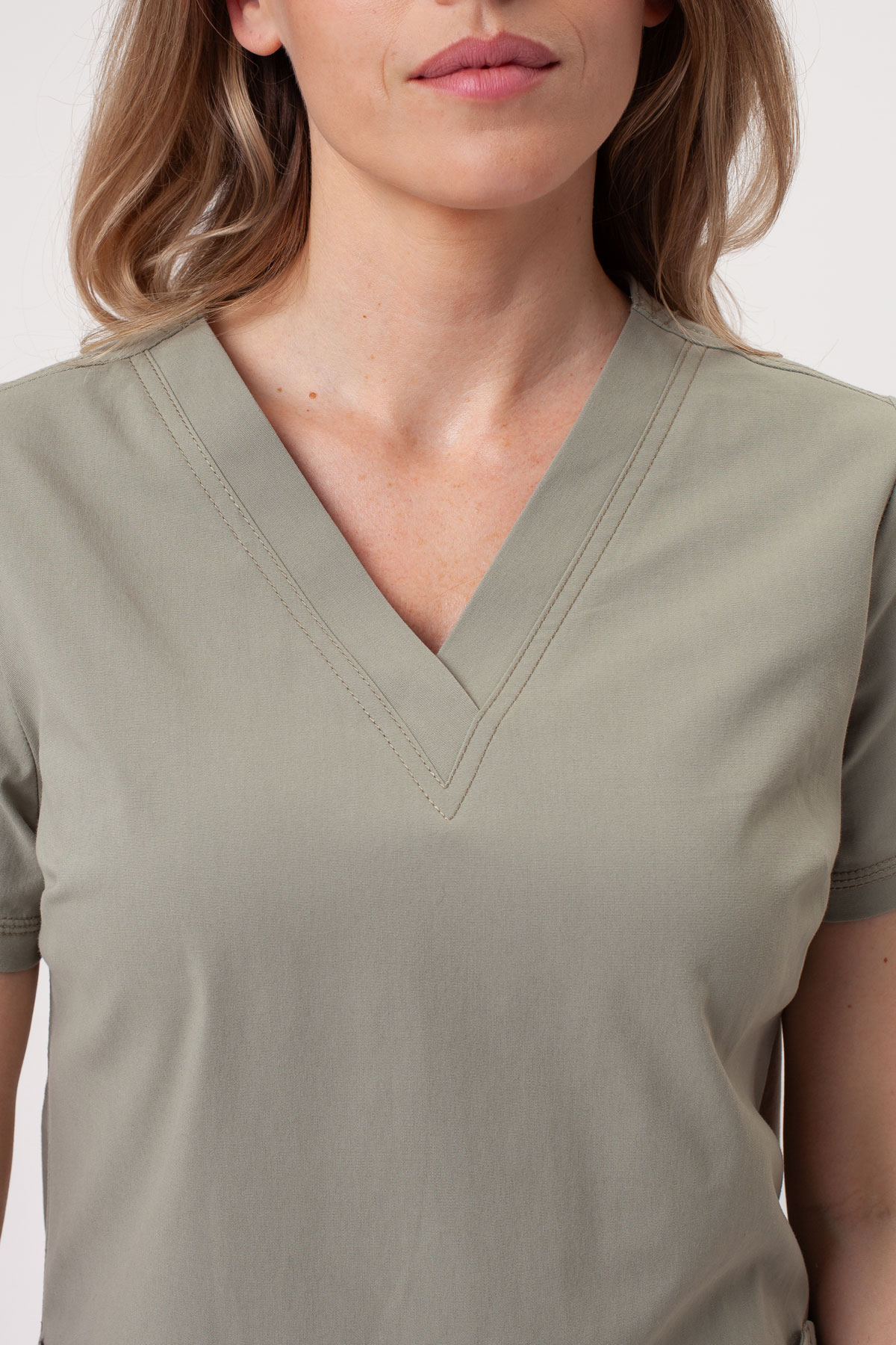 Dámska lekárska blúza Dickies Forge V-neck pastelově olivková-2