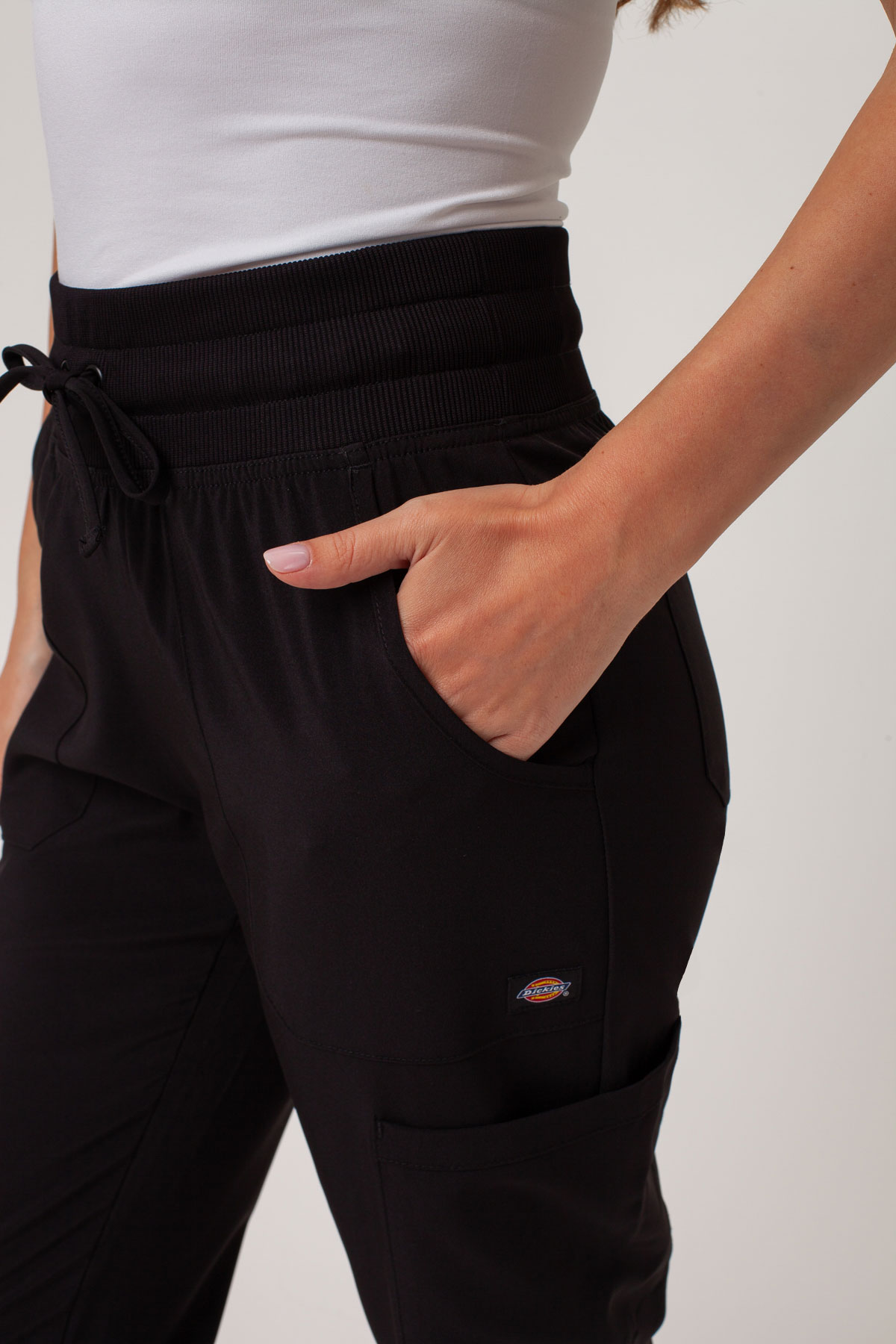Dámske lekárske nohavice Dickies EDS Essentials Mid Rise Jogger čierne-2