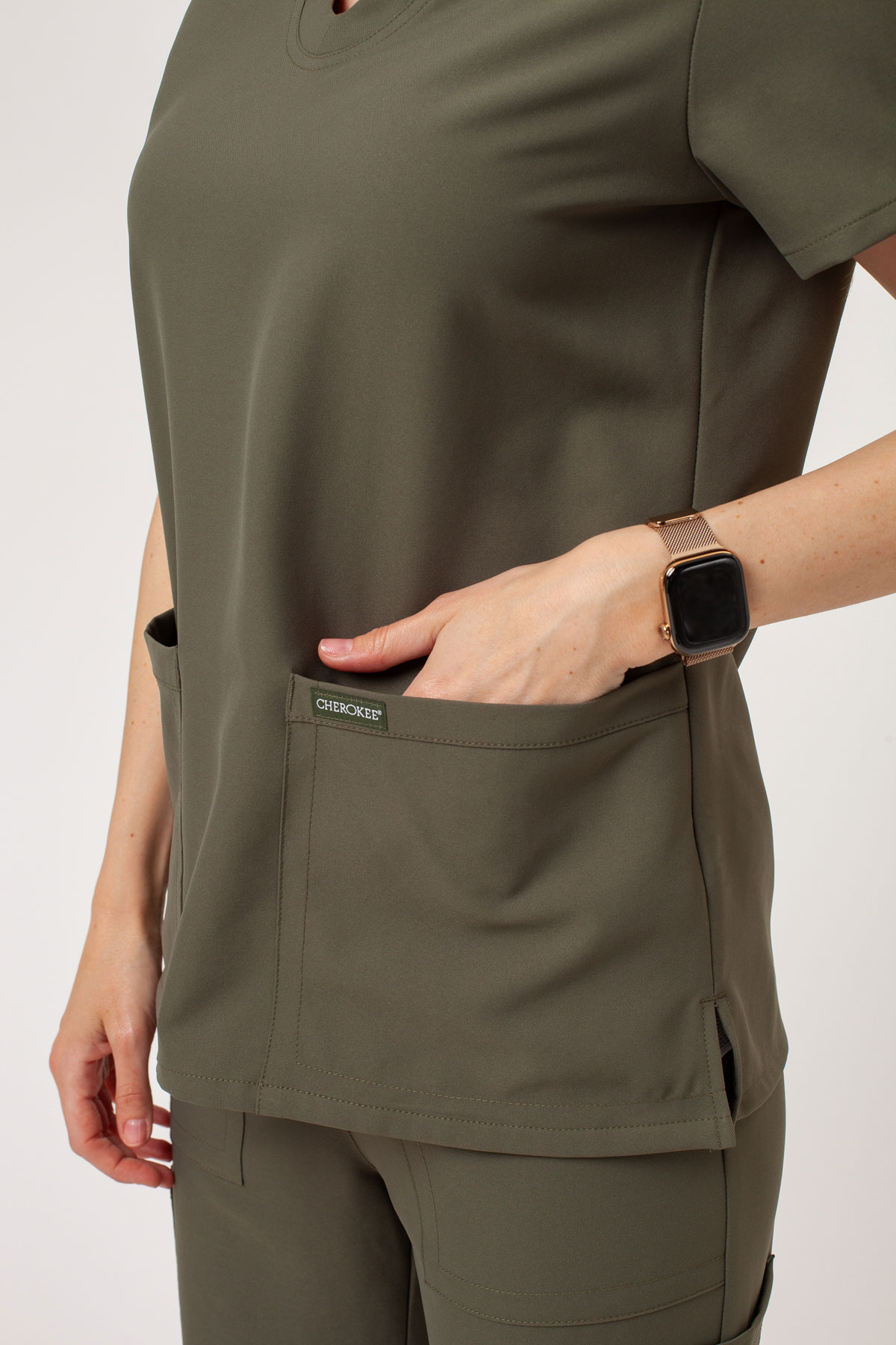Dámska lekárska blúza Cherokee Ultra V-neck Top olivková-3