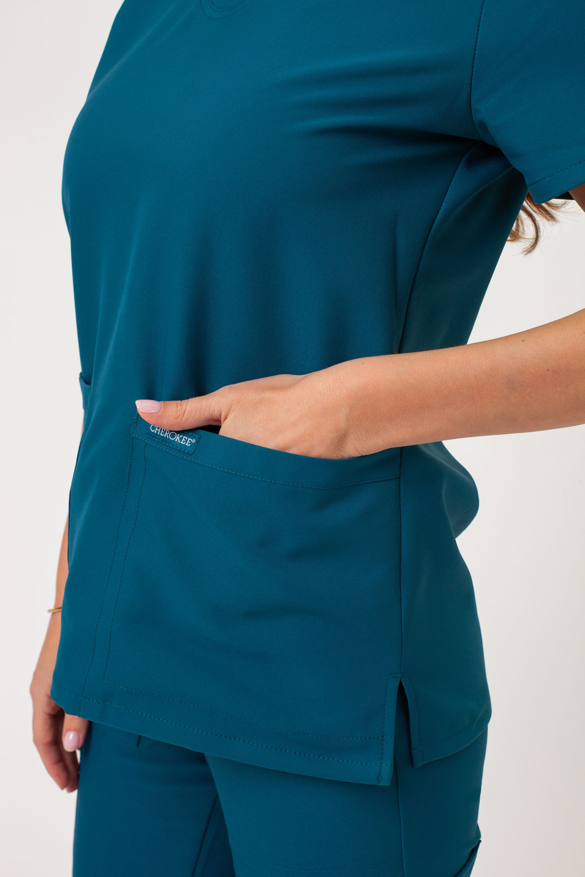 Dámska lekárska blúza Cherokee Ultra V-neck Top karaibsky modrá-4