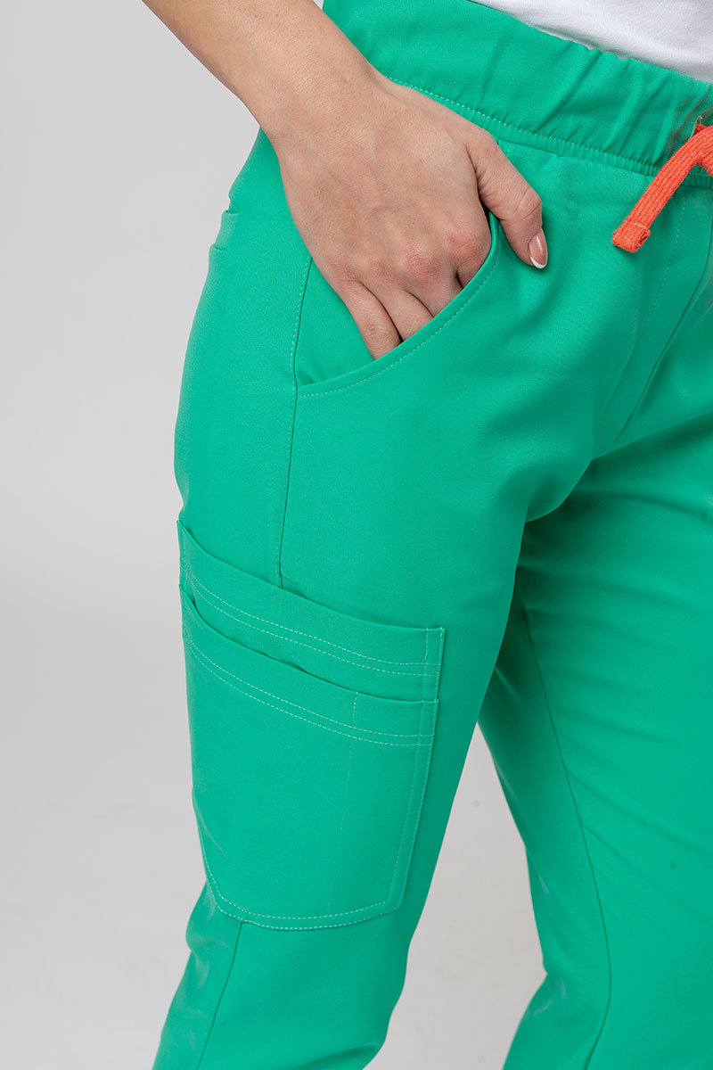 Dámske nohavice Sunrise Uniforms Premium Chill jogger jasno zelené-3