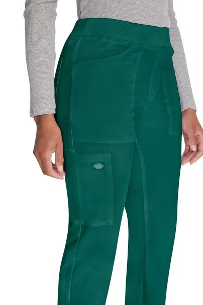 Lekárska dámska súprava Dickies Balance (blúza V-neck, nohavice Mid Rise) zelená-7