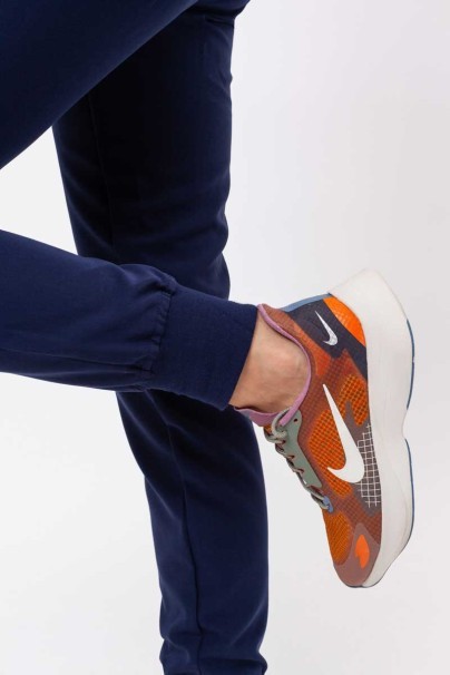 Dámske lekárske nohavice Uniforms World 518GTK™ Avant Phillip námornícky modré-7