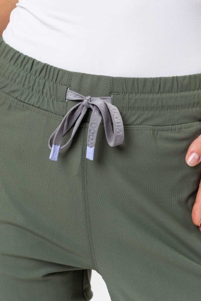 Lekárska dámska súprava Maevn Embrace (blúzka Luna, nohavice Nora) olivková-14