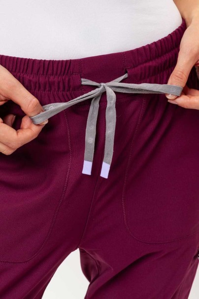 Lekárska dámska súprava Maevn Embrace (blúza Zoe, nohavice Mia) čerešňová červená-13