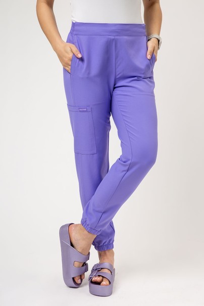 Dámska lekárska súprava Cherokee Ultra (blúza V-neck, nohavice Jogger) levanďulová-6
