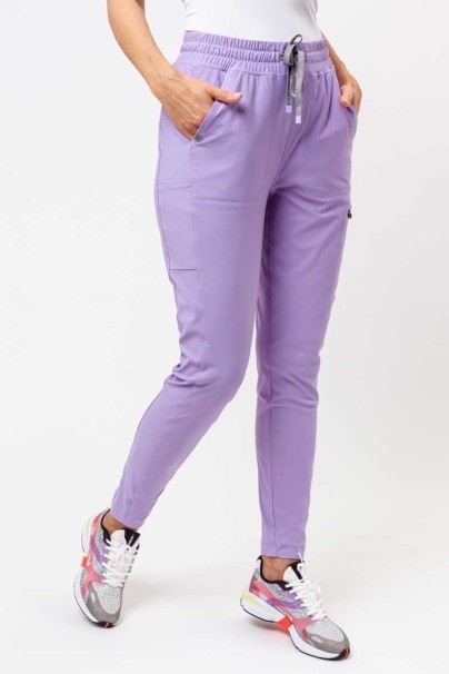 Lekárska dámska súprava Maevn Embrace (blúza Zoe, nohavice Mia) levanďulová-8