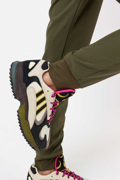 Dámske lekárske nohavice Uniforms World 309TS™ Valiant olivkové-4