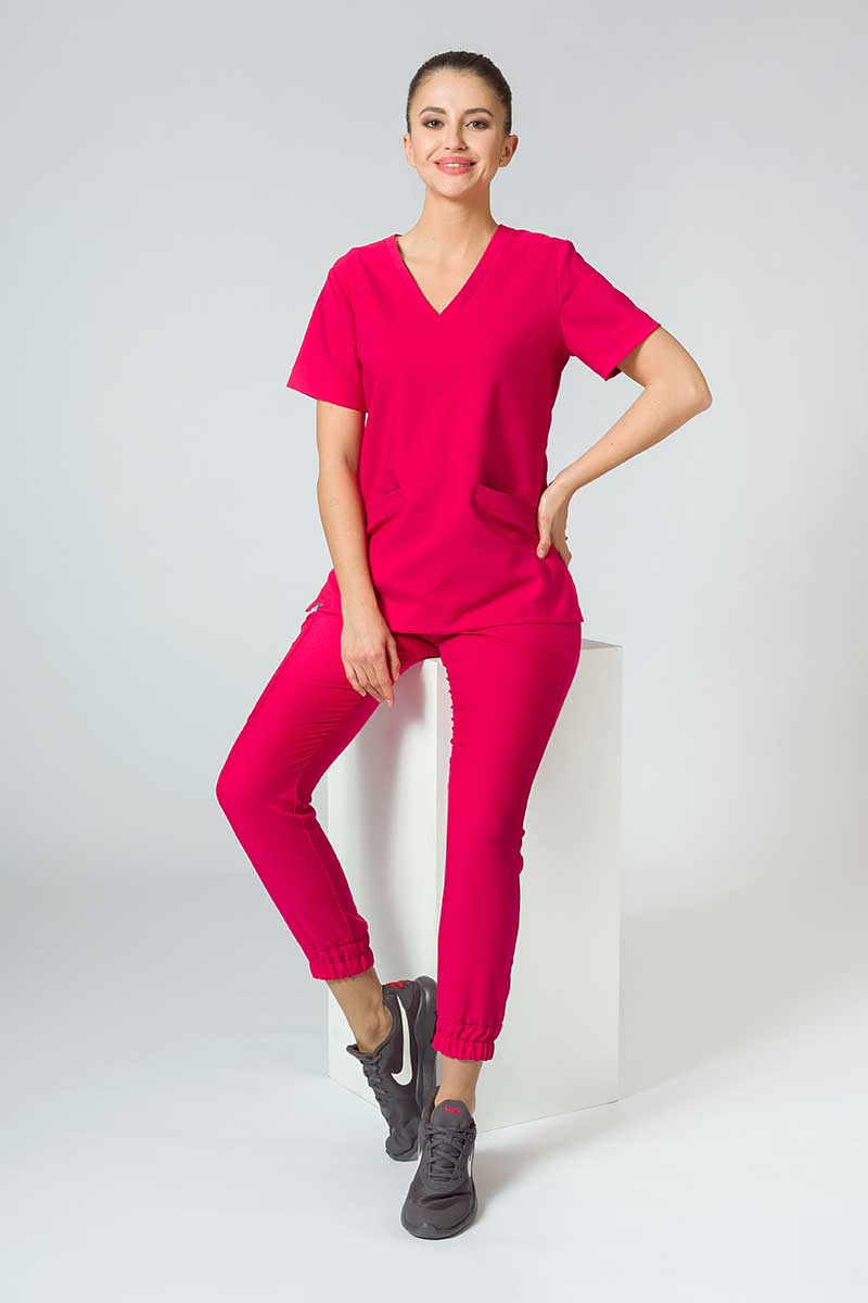 Zdravotnická súprava Sunrise Uniforms Premium (blúzka Joy, nohavice Chill) malinová