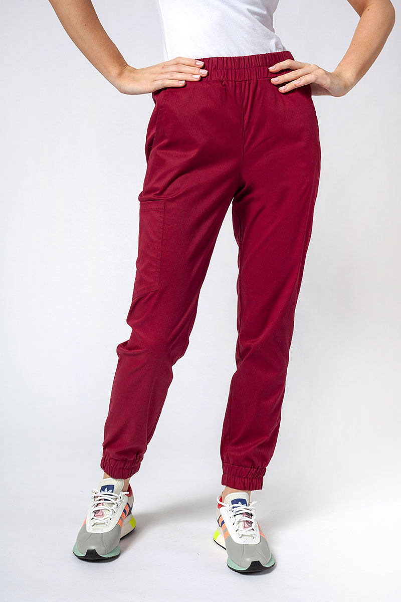 Dámske lekárske nohavice Sunrise Uniforms Active Air jogger čerešňovo červené